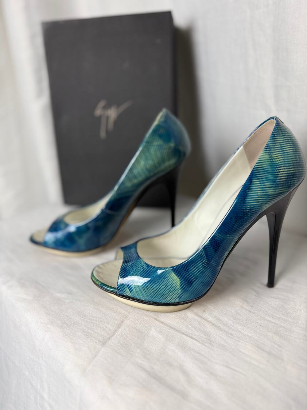 Giuseppe Zanotti Blue Patent Leather Peep Toe Platform Pumps EU 41